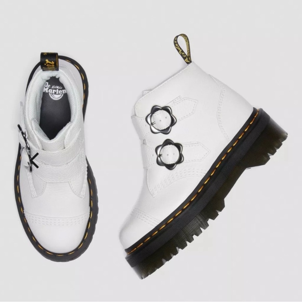 Dr. Martens White Leather Devon Flower Boots size 6